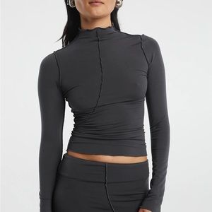 Grey The Line By K Zane Top Sz M